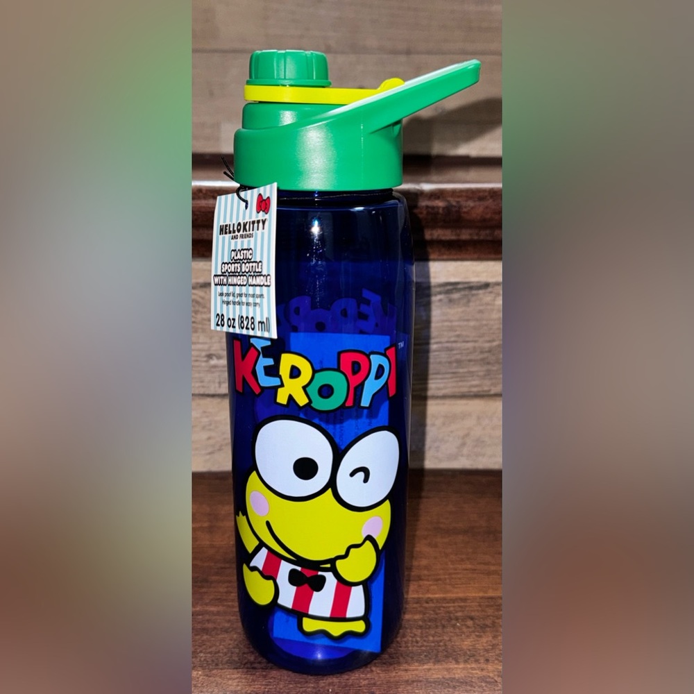 KEROPPI plastic Sport water bottle with Hinged Handle 28oz -  NEW